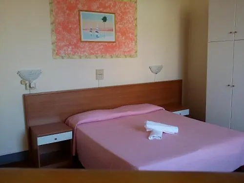 Hotel Eros Lido di Camaiore 2*,