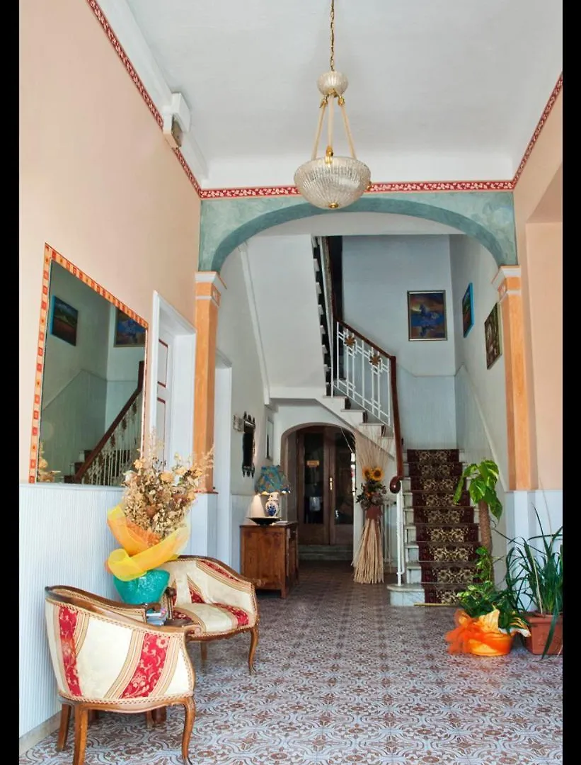 Hotel Eros Lido di Camaiore 2*,